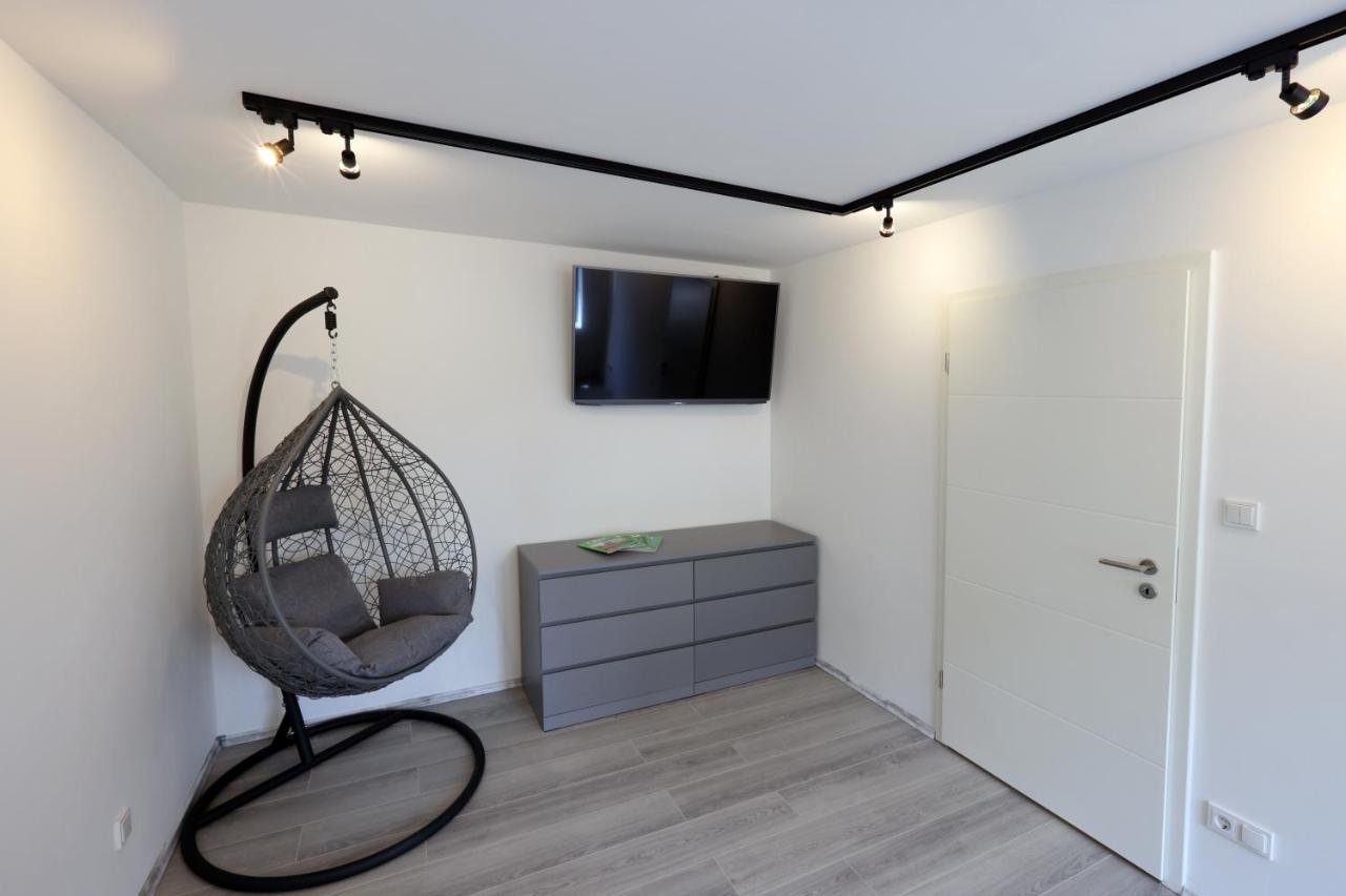 Modern Oasis: Luxury Tech Suite with Coffee Bar Wallerfangen Exterior photo